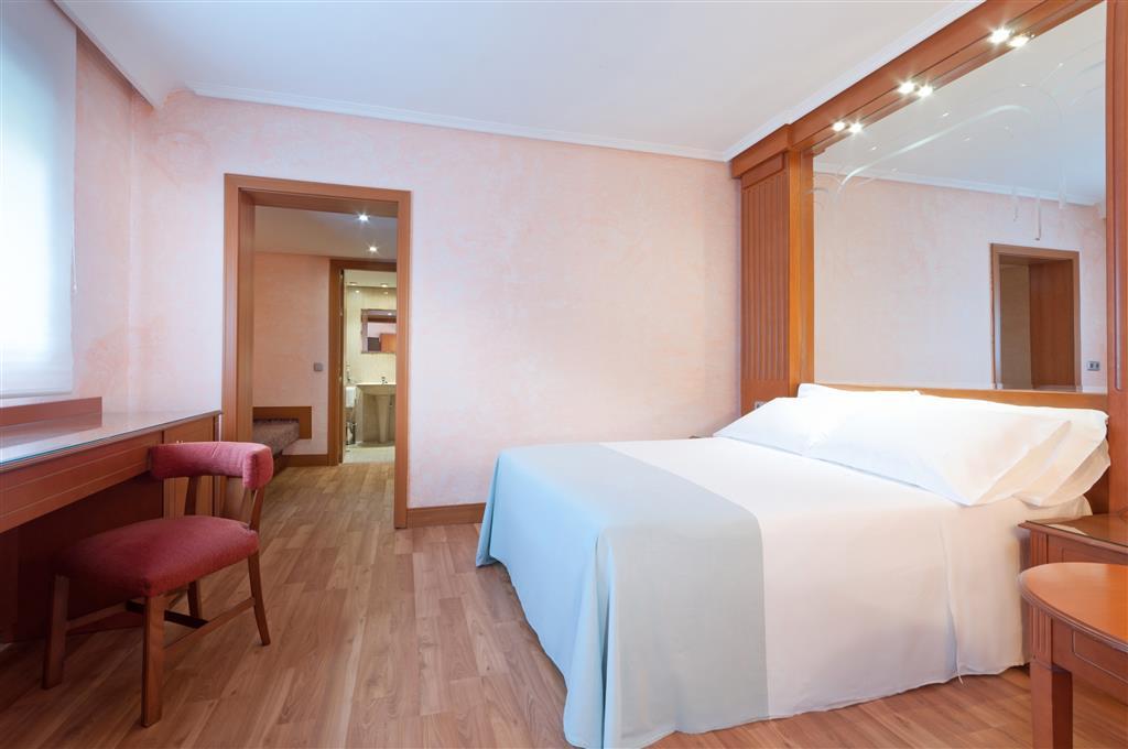 Gran Hotel Los Angeles Getafe Room photo